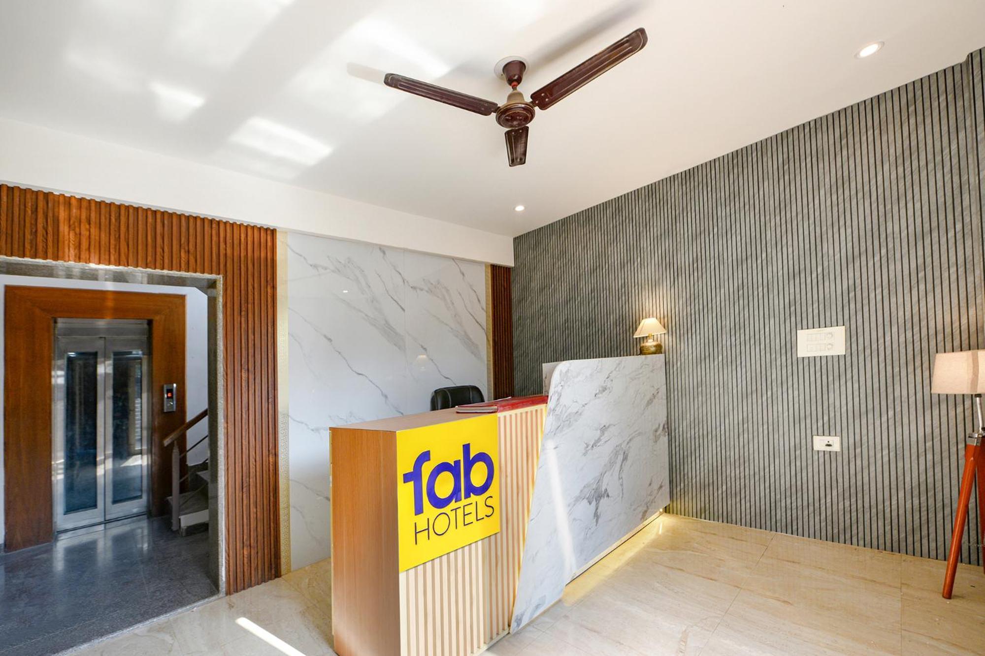 Fabhotel Ar Suites Gurgaon Exteriör bild