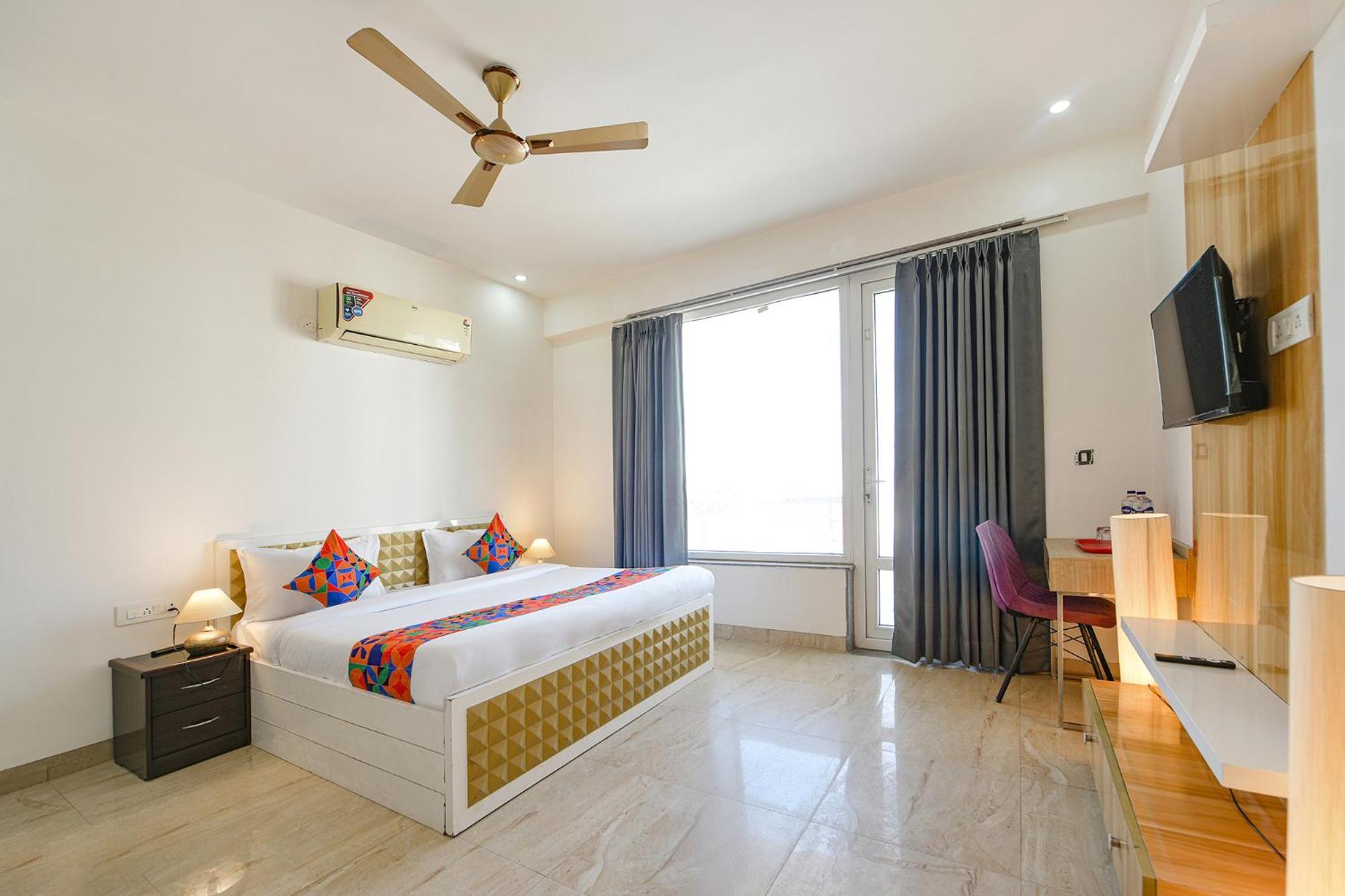 Fabhotel Ar Suites Gurgaon Exteriör bild