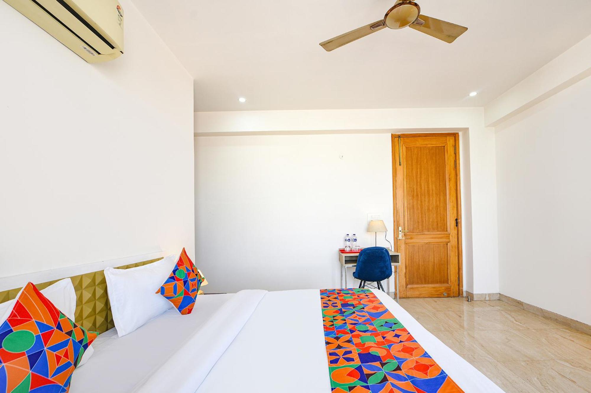 Fabhotel Ar Suites Gurgaon Exteriör bild
